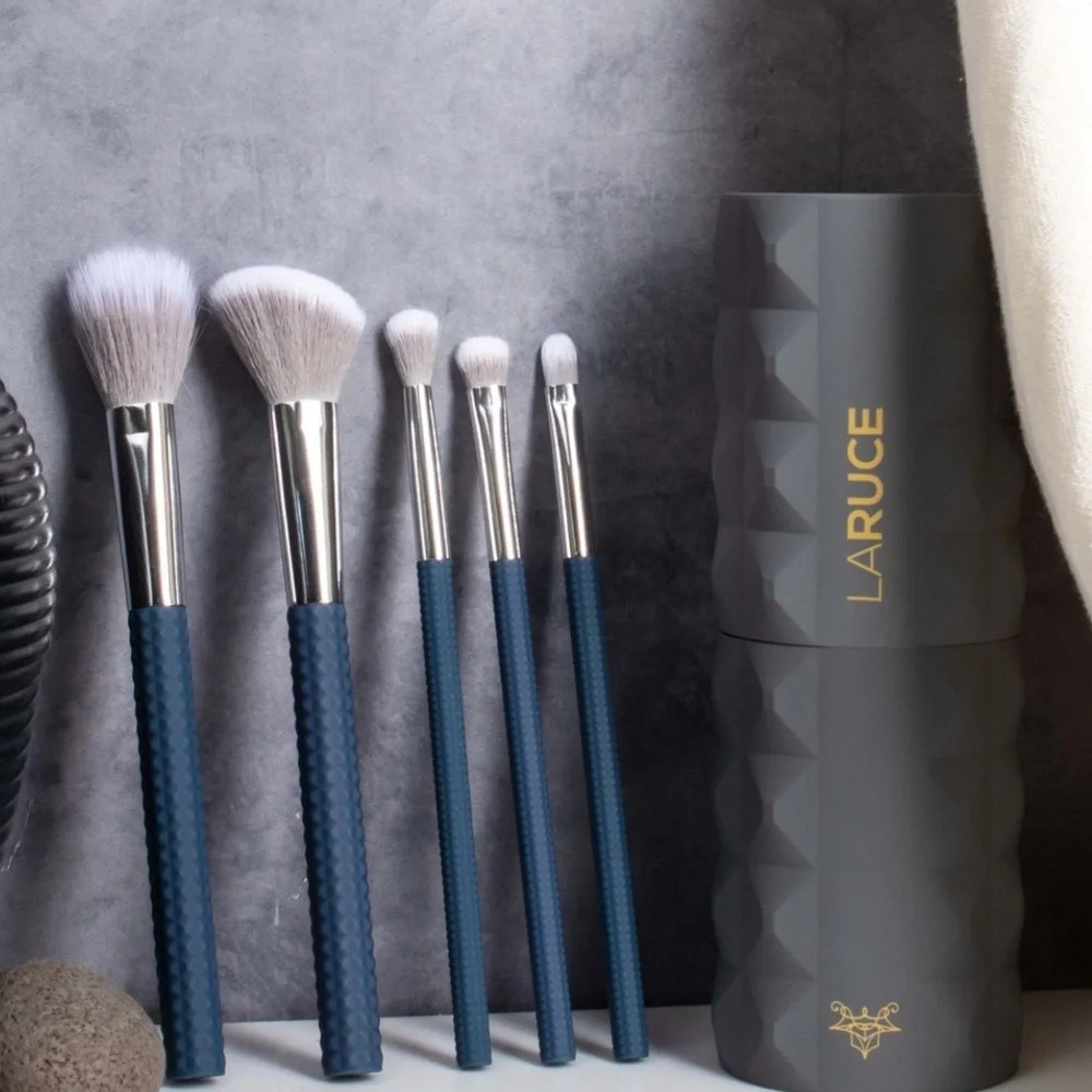 🌿 LARUCE BEAUTY Christine Set 5-pc Brush Set
